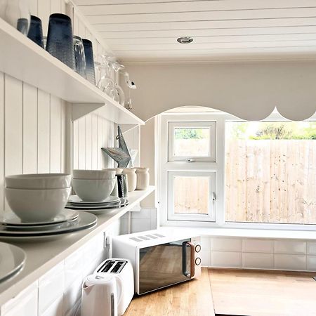 Cosy Cottage In Mersea - Walking Distance To Beach And Town West Mersea Exterior foto